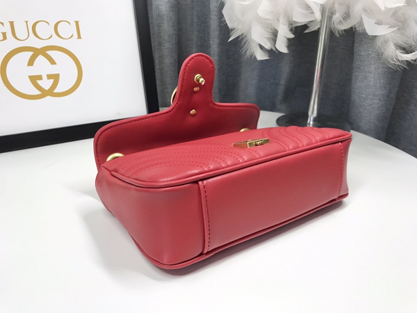 激安グッチバッグコピー角部分ディテール